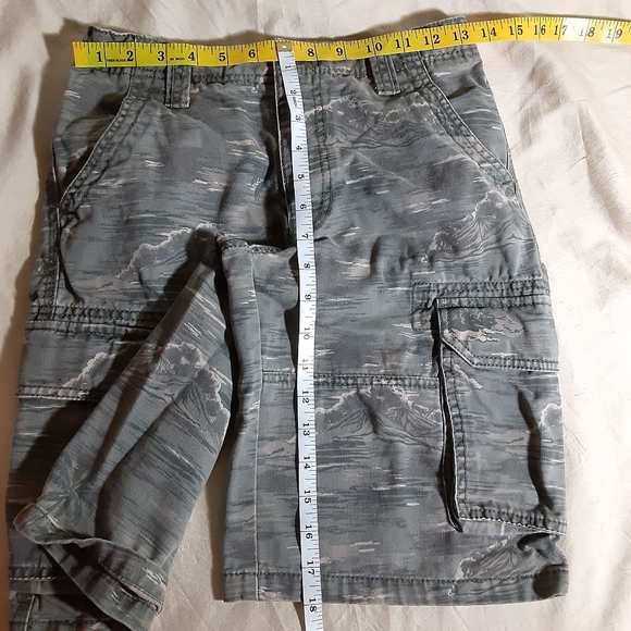 🍀3/$25 Old Navy cargo shorts for boys size 12 - Picture 5 of 5
